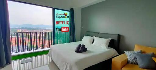 I-SoHo I-City Theme Park, Netflix, Pool, Wifi, Parking - Housity
