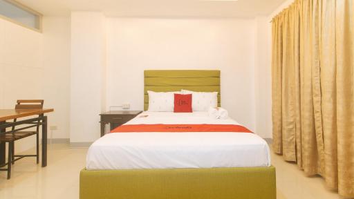 RedDoorz at EBM One Building - Housity