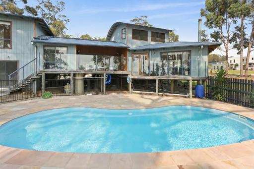 Tura Tree House - Housity