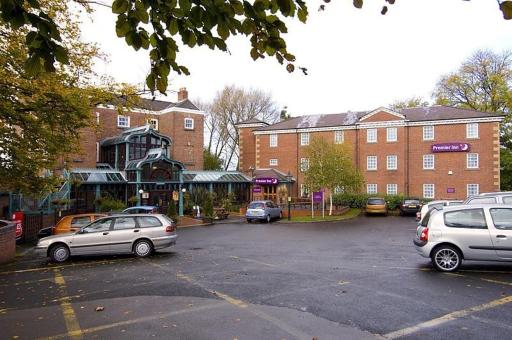 Premier Inn Stockport Central - Housity