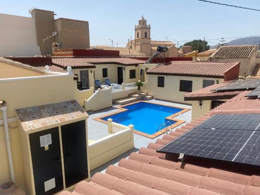 The Courtyard Studio Apartments - Housity