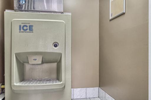 Motel 6-Windsor, ON - Housity