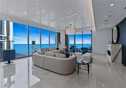 Spectacular 3-Bedroom Flow Through Corner Residence - Housity