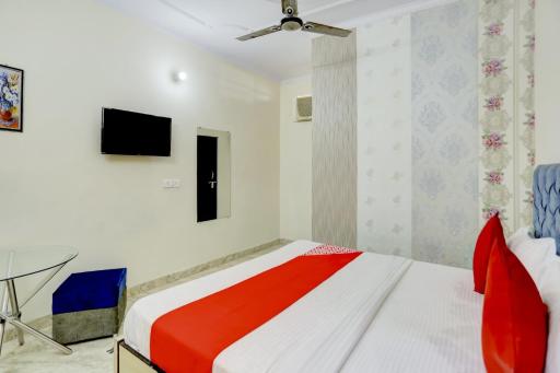 OYO Hotel Dream House - Housity