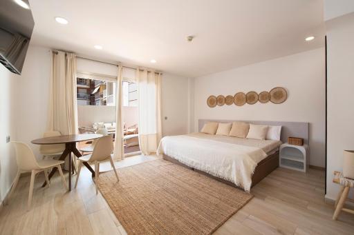 Aparthotel Centric - Housity