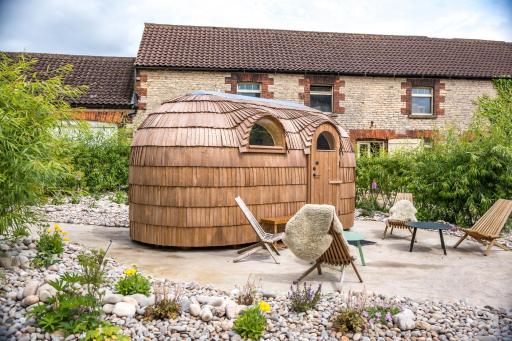 Large Country Cottage, Sleeps 8 - Spa Facilities, Garden Bar, Catering Services, Free Parking, Nature Reserve, Hen Parties - Housity