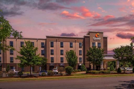 Comfort Inn & Suites At CrossPlex Village - Housity