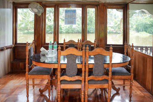 Rajahamsam Houseboat - Housity