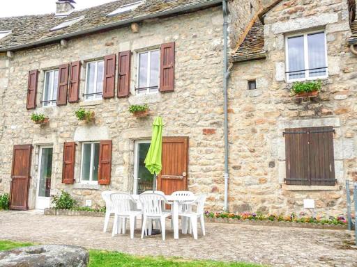 Le gite aubrac, 4 personnes au bacon - Housity