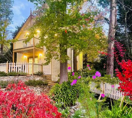 Aldgate Creek Cottage Bed and Breakfast - Housity