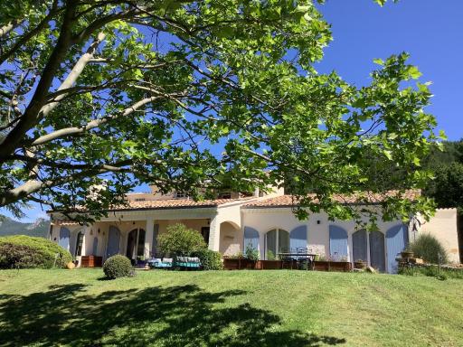 Le Cheval Blanc - Housity