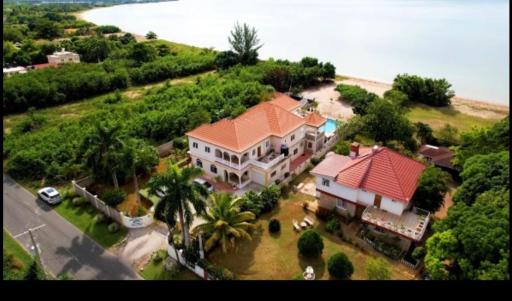 Indigo Beach Villa - Housity