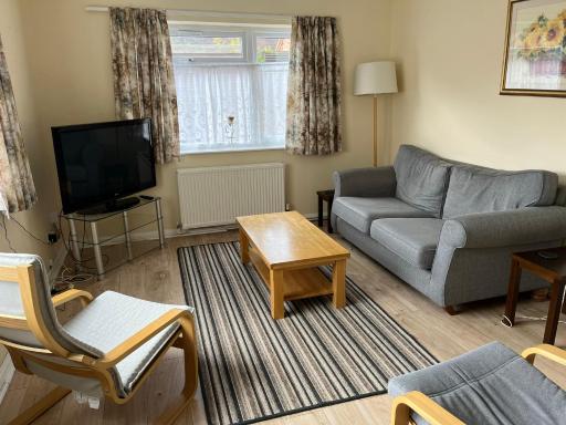 Large Ground floor apartment in the heart of Church Stretton with free parking - Housity