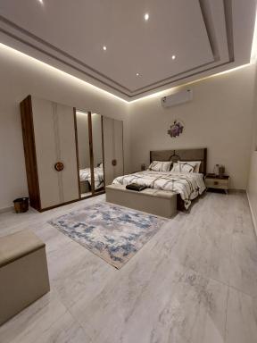شقه فاخره من غرفتين وصاله ودورتين مياه ومطبخ - Housity