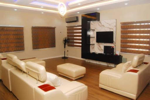 LaSem Haven - Housity