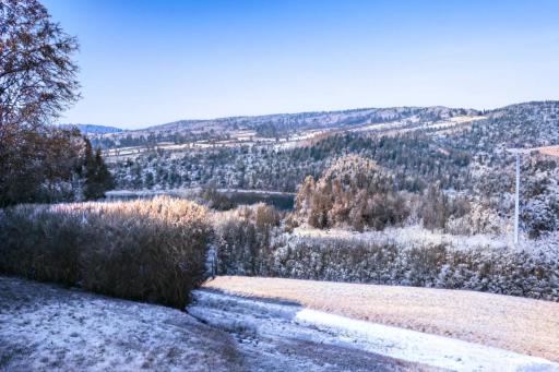 Chalet chaleureux a Marigny l'Eglise avec vue sur lac et montagne - Housity