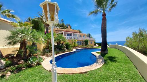 1. Meeresline Villa mit privat Pool - Housity