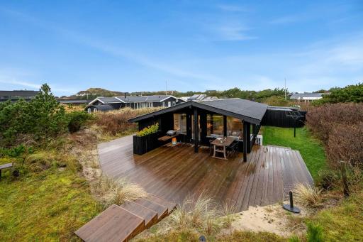 Lovely Holiday Home 400 Meters From North Sea - Housity