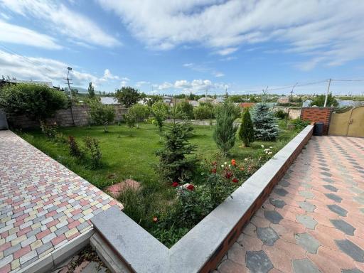 Anita Garden and House - Housity