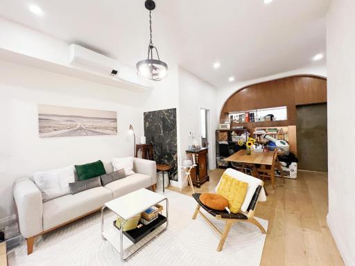 Vihome-22M- Cozy nice townhouse in DT Toronto near Wellesley and Jarvis - Housity