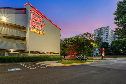 Red Roof Inn PLUS+ Washington DC - Alexandria - Housity