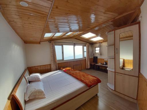 Valleyview Open Balcony Near Ridge Mall Shimla - Hizvo
