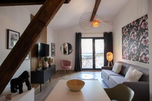 Suite Kella 2 - Tassin - Beau studio rénové - Housity