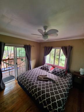 Roatan Backpackers' Hostel - Housity