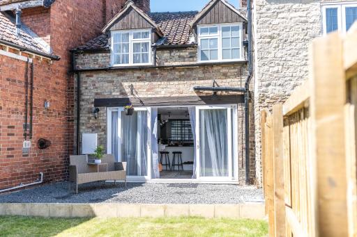 Captivating 2-Bed House in Nettleham - Housity