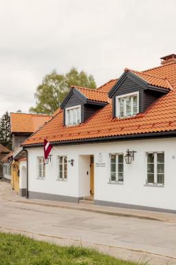 Spīdalas nams - Housity