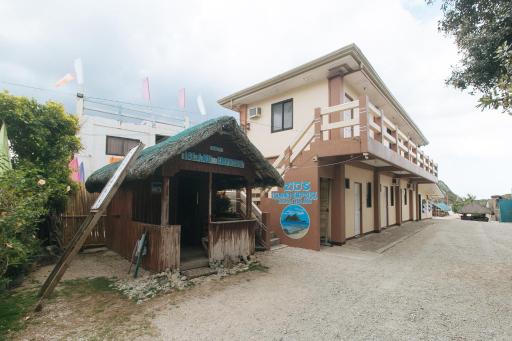 Zids Island Emprise Beach House - Housity