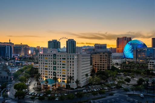 Residence Inn by Marriott Las Vegas Hughes Center - Housity