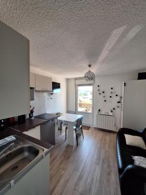 Studio rénové confort meublé 3 étoiles - Les Crêtets - Housity
