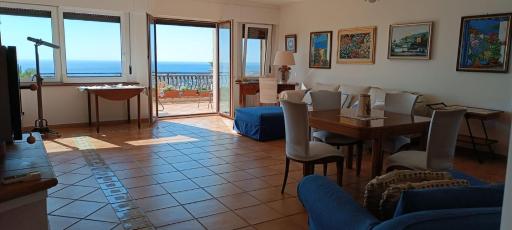 VelaLatina Residence B&B Soverato - Camera Maestrale & Camera Tramontana - Housity