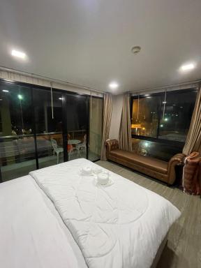 The High One Condominium - Housity