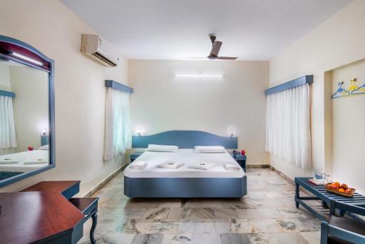 Hotel Sadhabishegam - Housity