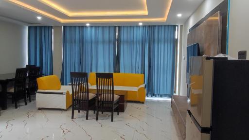 Holiday Inn Suite's - Housity