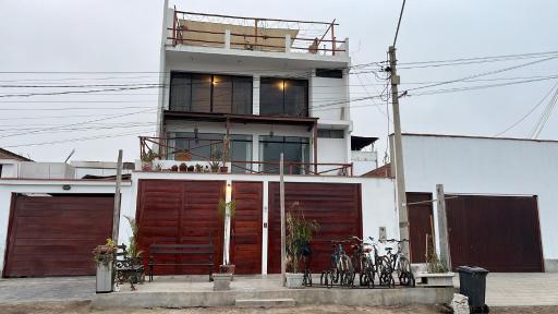Bravo Hostels: Surf House - Housity