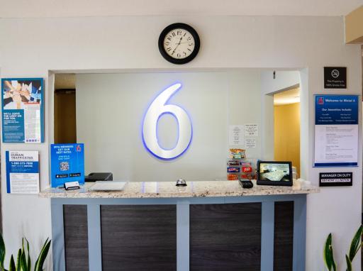 Motel 6 Litchfield, IL - Housity