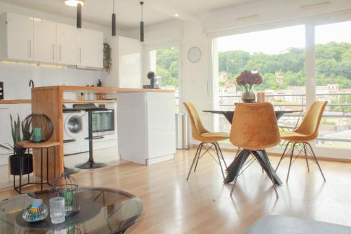 TheSkyFall , cosy appartement, terrasse & parking - Hizvo