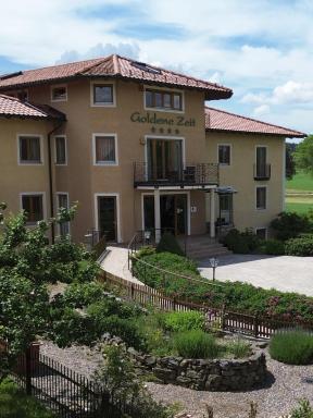 Naturhotel Goldene Zeit - Housity