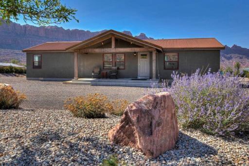 The Shack Private Home & Hot Tub - Housity
