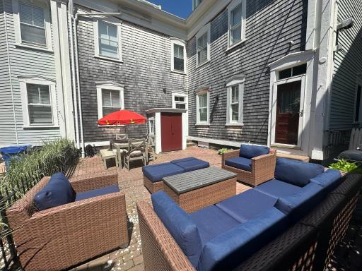 Entire Charming Victorian Home Downtown Newport - Housity