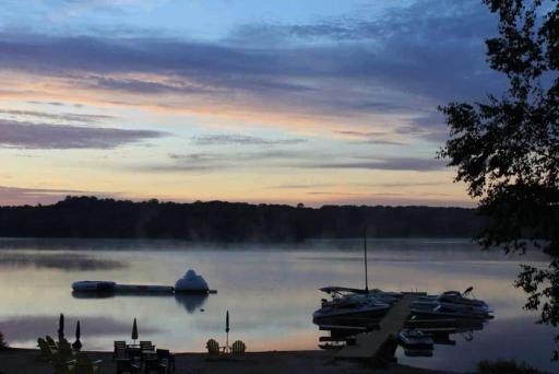 Bunkie 4 At The Lake On Muskoka Shores - Housity