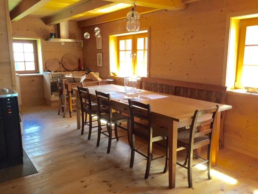 Chalet Charm - Housity