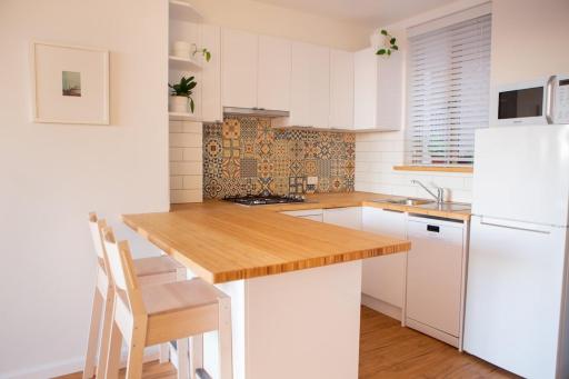 Central Fremantle Lifestyle Walk To Markets & Cafe - Housity