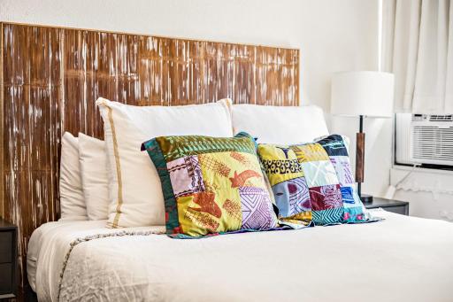 Newly renovated island Studio 1 block from beach - Housity