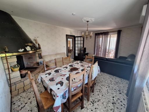 Les mûriers - Etage complet d'une grande maison avec jardin - Housity