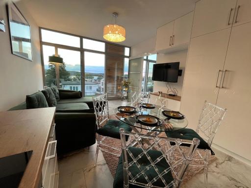Apartament Turystyczny z widokiem na jezioro - Housity