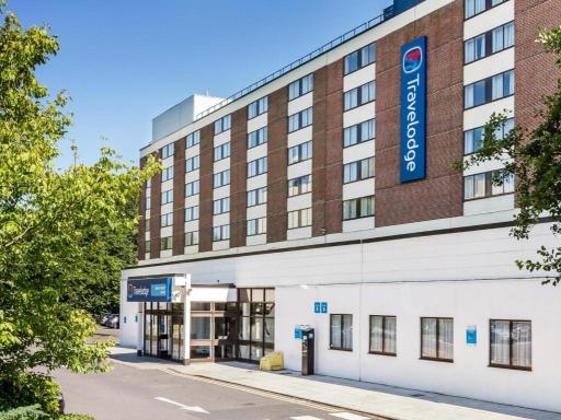 Travelodge Gatwick Airport Central - Housity